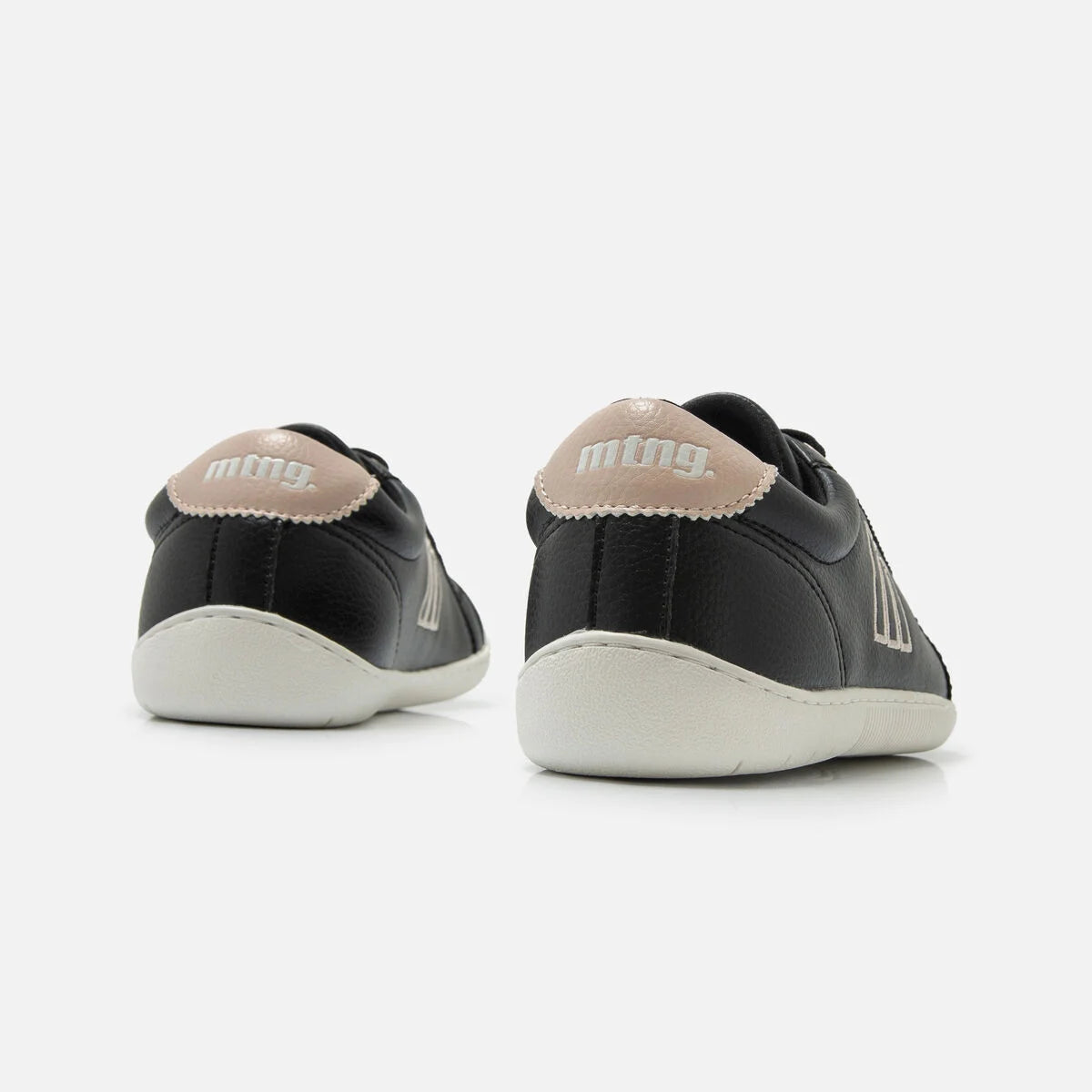 Deportiva Free Aria Negro MTNG